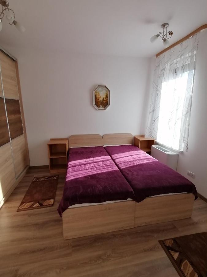 Adam Guesthouse I. Кечкемет Экстерьер фото