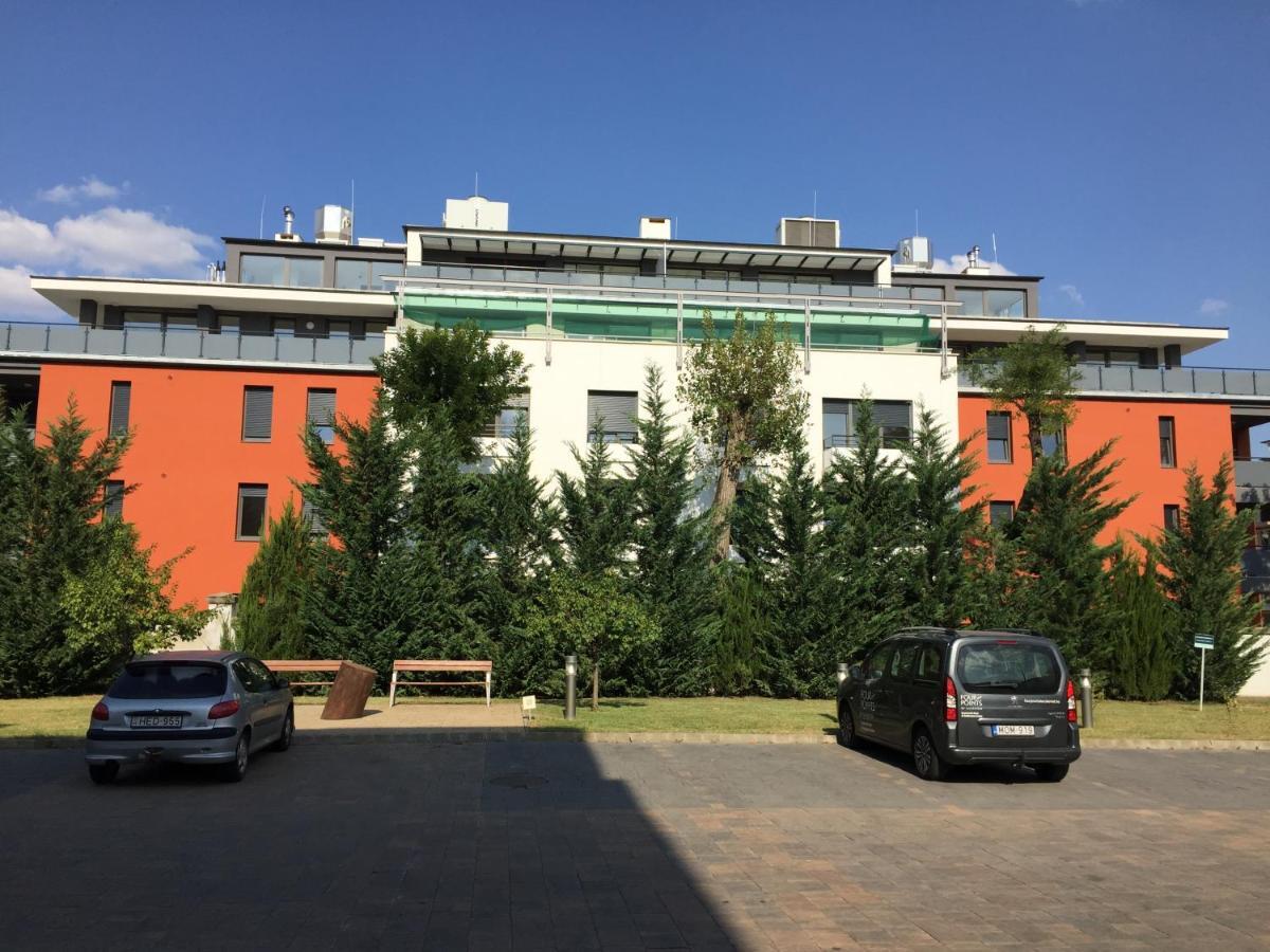Adam Guesthouse I. Кечкемет Экстерьер фото