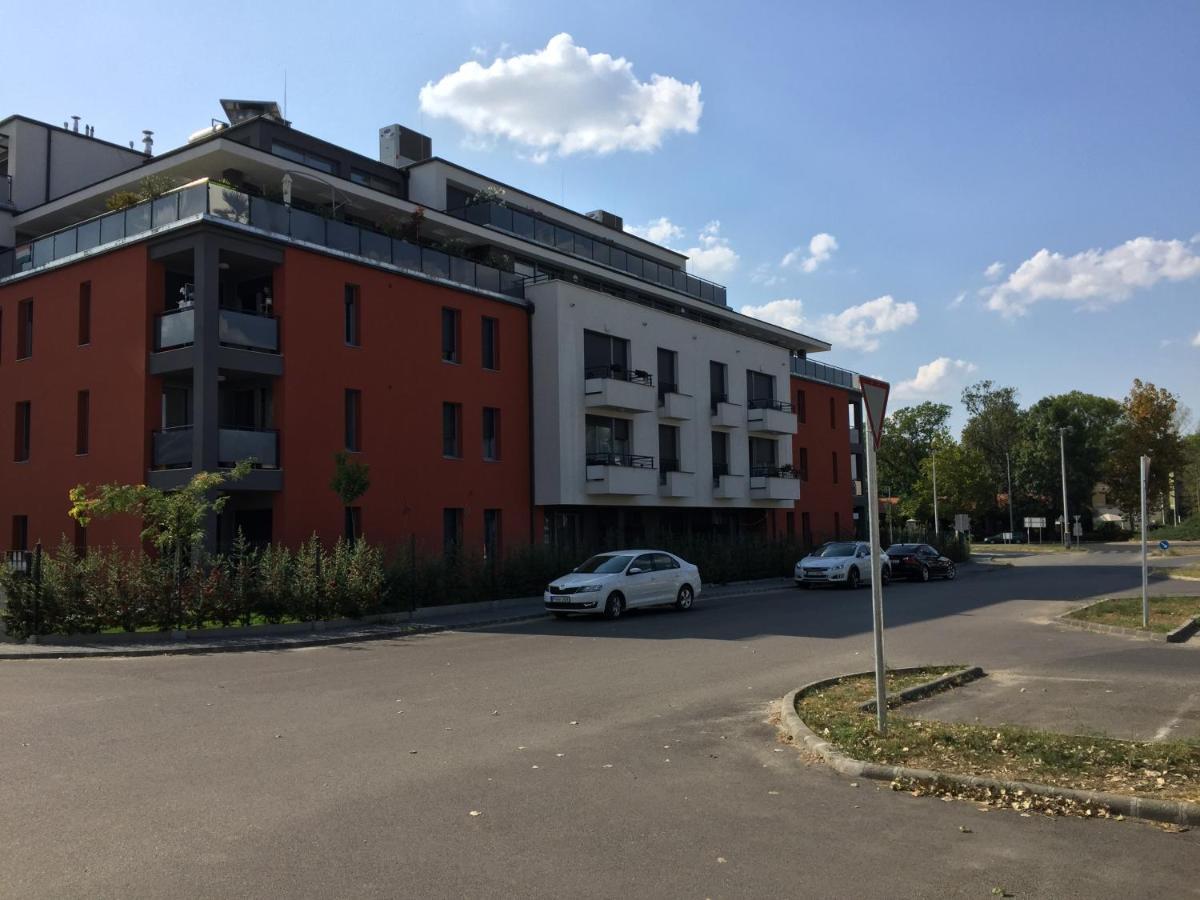 Adam Guesthouse I. Кечкемет Экстерьер фото